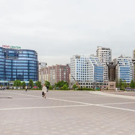 Apartment Na Mstislavtsa S Vidom Na Natsional'nuiu Biblioteku Minsk